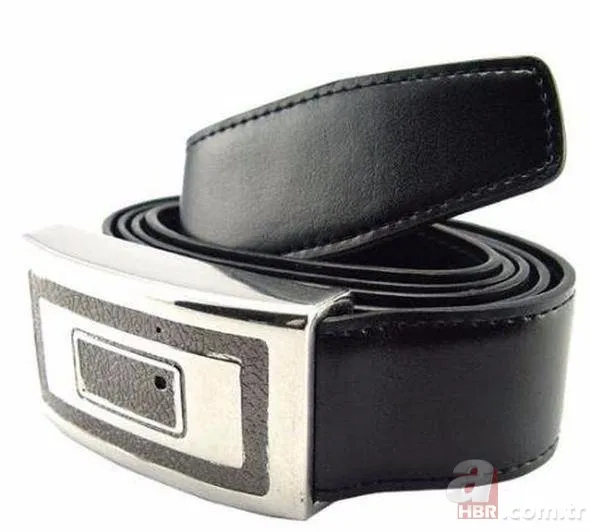 Kravattaki detay herkesi şoke etti