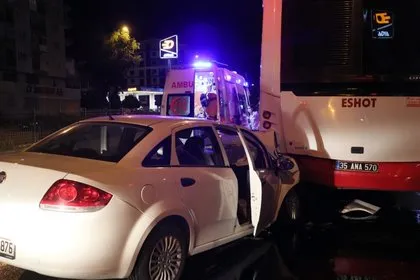 İzmir’de korkunç kaza! Park halindeki otobüse çarptılar! 4 yaralı var