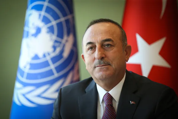 1680491920036.jpg Dışişleri Bakanı Mevlüt Çavuşoğlu New York'ta gazetecilere konuştu: PKK'ya helikopteri kim verdi? - 4