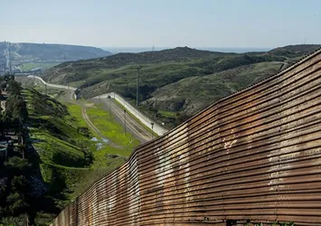 ABD Başkanı Trump'a Meksika duvarı şoku
