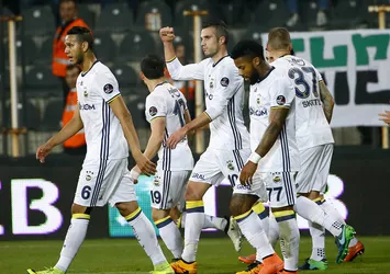 Fenerbahçe, Akhisar'ı rahat geçti