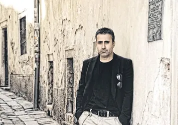 Emrah için 120 takım elbise 200 gömlek 80 çift ayakkabı gitti