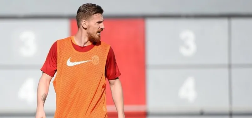 Galatasaray taraftarı Serdar Aziz'i hedef aldı