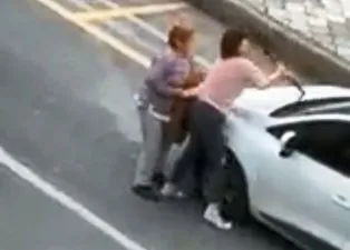 Son dakika: Aydın'da korku dolu anlar! Yoldan geçenlere bıçakla saldırdı
