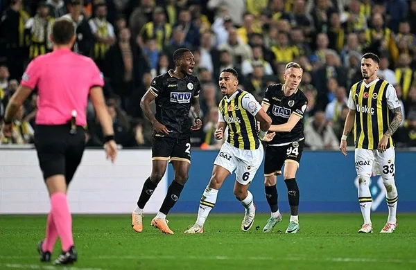 kanarya-zirve-yarisinda-yara-aldi-fenerbahce-2-2-alanyaspor-mac-sonucu-1707677249069.jpeg Kanarya zirve yarışında yara aldı! Fenerbahçe 2-2 Alanyaspor (MAÇ SONUCU) - 4
