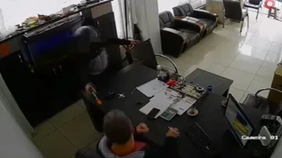 Bandırma’da silahlı saldırı kamerda!