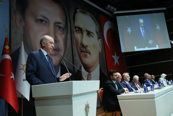 Başkan Erdoğan’dan AK Parti İl Başkanları Toplantısı’nda emeklilere müjde: Gereken adımı atacağız.