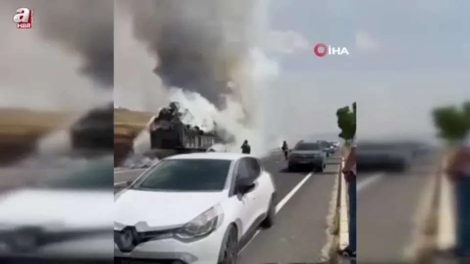 Saman yüklü tır alev alev yandı