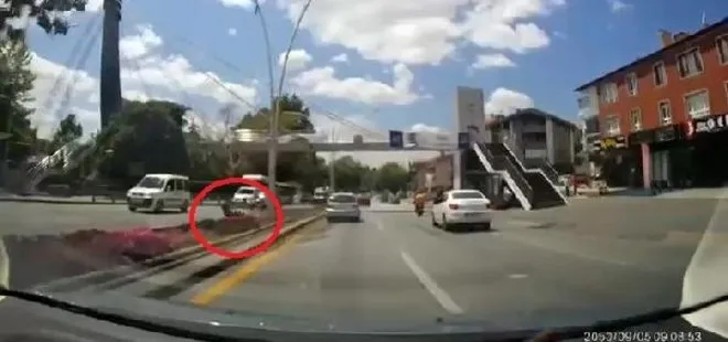 Ankara’da dehşete düşüren kaza! Yolun karşısına geçerken 2 otomobilin çarptığı kadın öldü