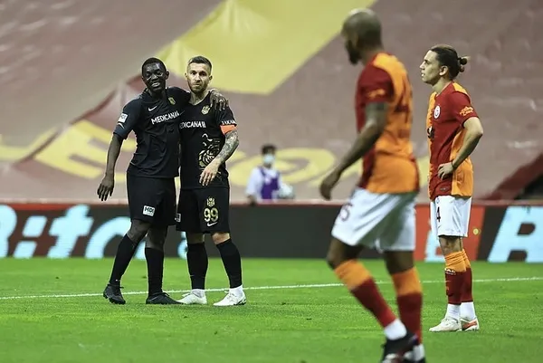 1621103667219.jpg Adem Büyük eski takımına attı ama sevinmedi! Galatasaray gol atarken kalesinde golü gördü - 3