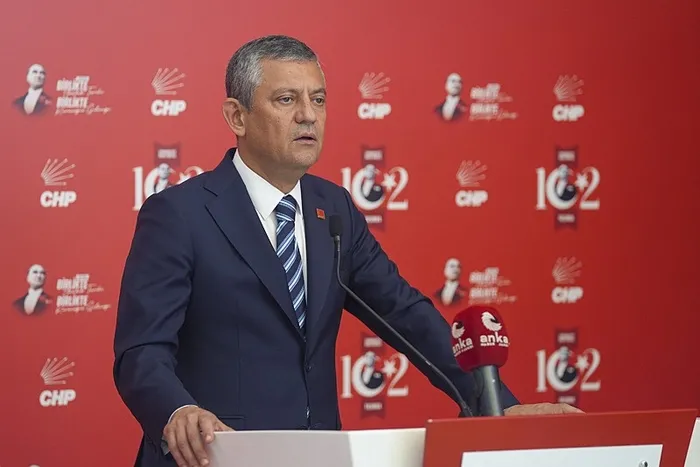 102-yillik-chpyi-cirkin-siyaset-bitirdi-ozgur-ozel-skandallari-savundu-1757045571566.jpeg 102 yıllık CHP’yi çirkin siyaset bitirdi! Özgür Özel skandalları savundu - 6