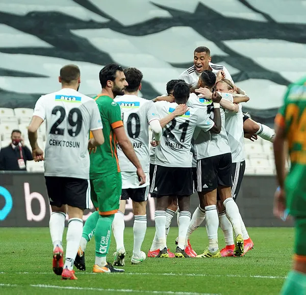 Beşiktaş zirveye demir attı! Beşiktaş 3-0 Alanyaspor MAÇ SONUCU-ÖZET