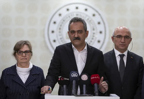 okullar-acilacak-mi-milli-egitim-bakani-mahmut-ozer-acikladi-1676205759785.jpg Okullar açılacak mı? Milli Eğitim Bakanı Mahmut Özer açıkladı - 4