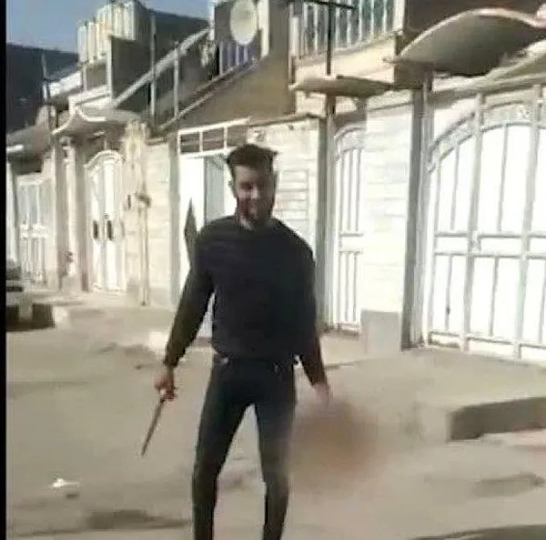 iranda-infiale-neden-olan-olay-karisinin-kafasini-kesip-elinde-dolastirdi-1644214246861.jpg İran’da infiale neden olan vahşet! Karısının kafasını kesip elinde dolaştırdı - 1