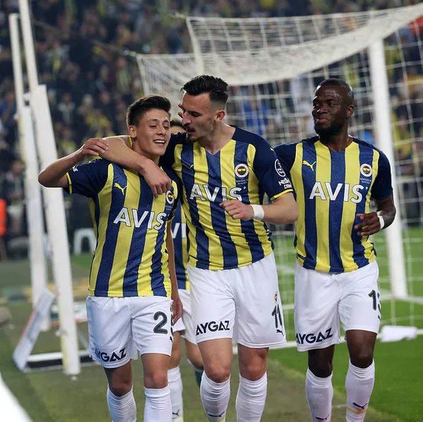fenerbahce-evinde-rahat-kazandi-fenerbahce-2-0-goztepe-mac-sonucu-ozet-1650137725330.jpg Fenerbahçe evinde rahat kazandı! Fenerbahçe 2-0 Göztepe (MAÇ SONUCU-ÖZET) - 5
