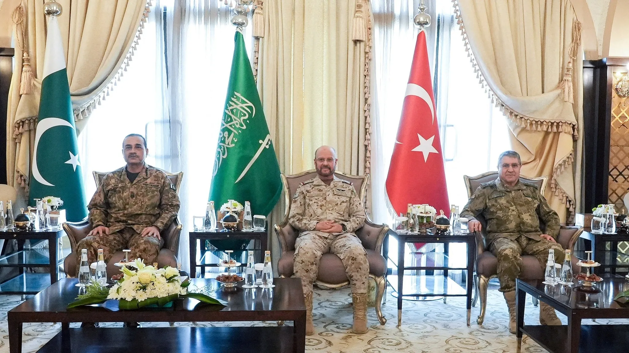 Genelkurmay Başkanı Orgeneral Selçuk Bayraktaroğlu, Pakistan Savunma Kuvvetleri Komutanı Mareşal Asım Munir ile telefonda görüştü