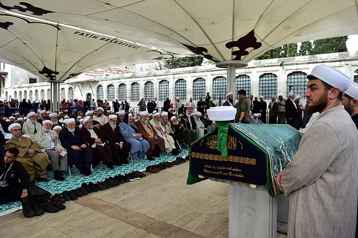 hamas-lideri-haniyeden-ismailaga-cemaatine-taziye-ziyareti-1714074241769.jpg Hamas lideri Haniye'den İsmailağa Cemaati'ne taziye ziyareti - 1