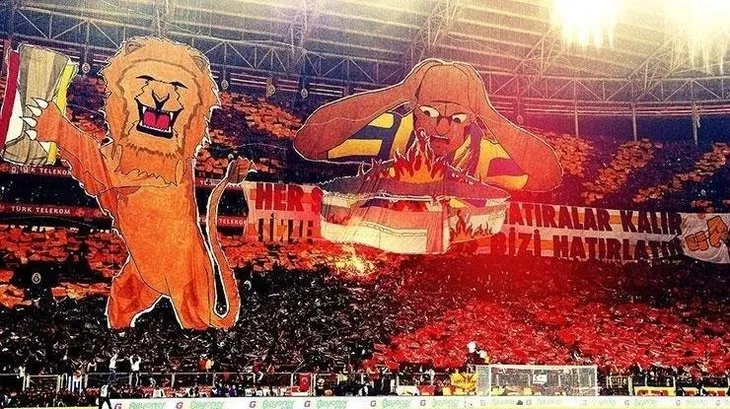Galatasaray tribününden derbi koreografisi!
