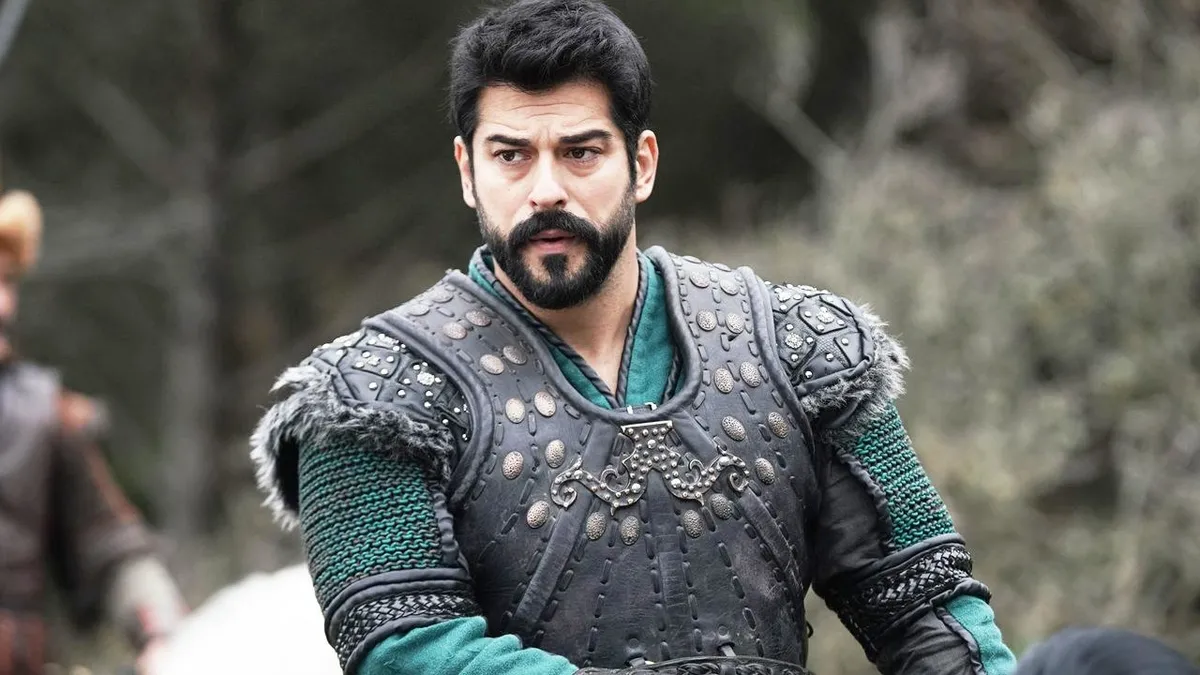 Burak Özçivit'in yeni projesi belli oldu! Partneri ise dikkat çekti