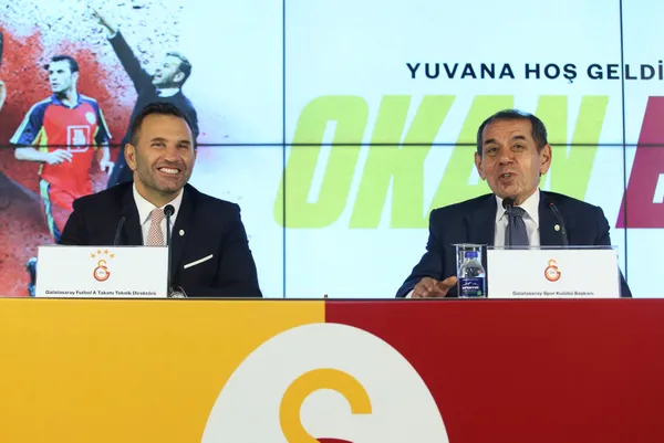 galatasarayda-okan-buruk-imzayi-atti-fatih-terim-sozleri-dun-fatih-terim-beni-aradi-1656066461632.jpg Galatasaray'da Okan Buruk imzayı attı! Fatih Terim sözleri: Dün Fatih Terim beni aradı - 4