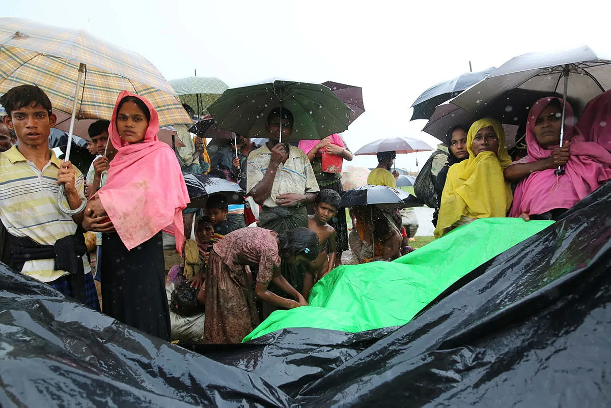 Arakanlı Müslümanlara roketatarlı saldırı