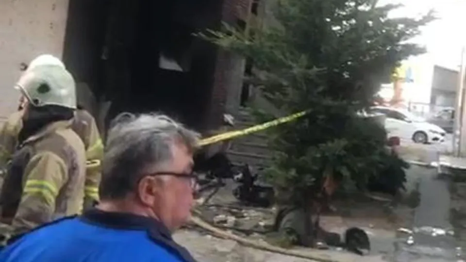 İstanbul Avcılar'da metruk binada yangın: 3 ölü