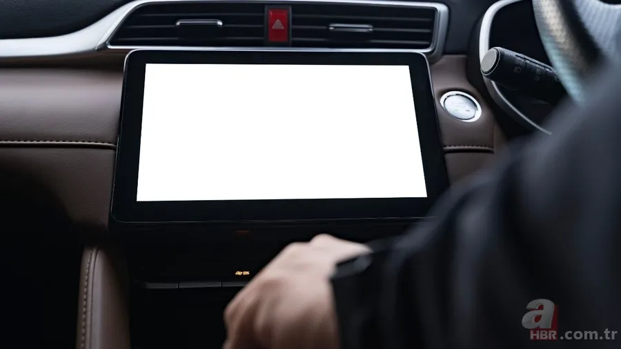 2026 Trafik Düzenlemesi: Arabada multimedya ve double teyp yasak mı? 8