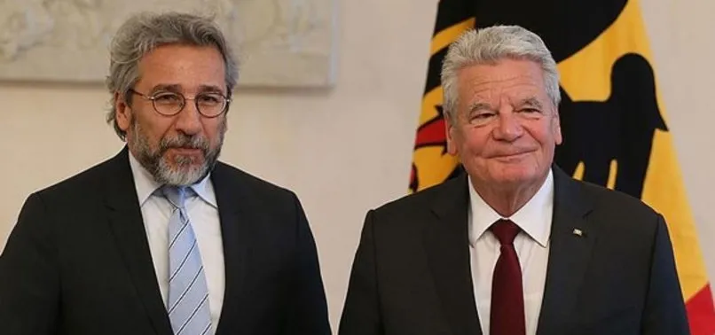 Vatan haini Can Dündar'dan alçak paylaşım