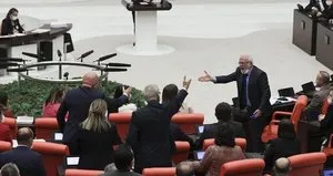 CHP, HDP’ye sahip çıktı!