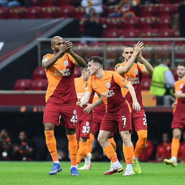 1638983682919.jpg Galatasaray Teknik Direktörü Fatih Terim'den Lazio maçı öncesi flaş açıklamalar: Gecenin maçı olacak - 4
