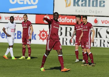 Demba Ba sahalara döndü