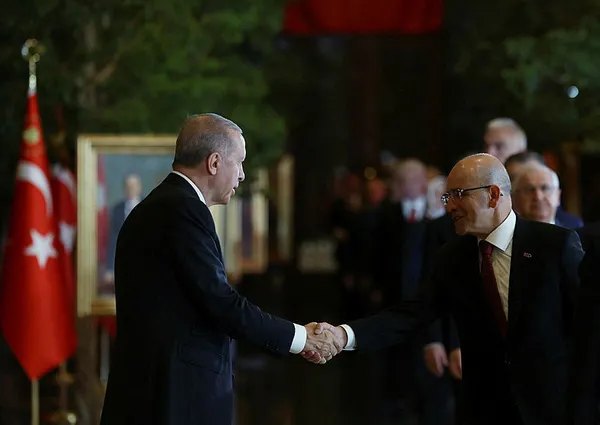 son-dakika-hazine-ve-maliye-bakani-mehmet-simsekten-doviz-aciklamasi-1700639328068.jpg Son dakika: Hazine ve Maliye Bakanı Mehmet Şimşek'ten "döviz" açıklaması - 4