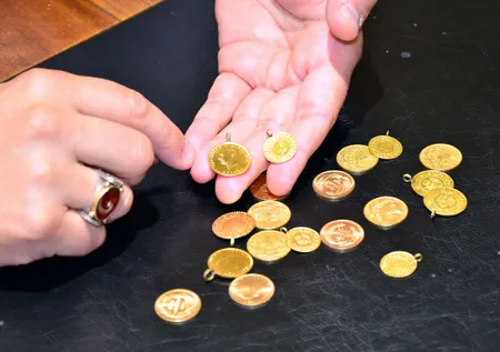 Altın fiyatları için dikkat çeken açıklama! Bu yıl içerisinde... 16 Nisan gram, çeyrek altın ne kadar oldu?