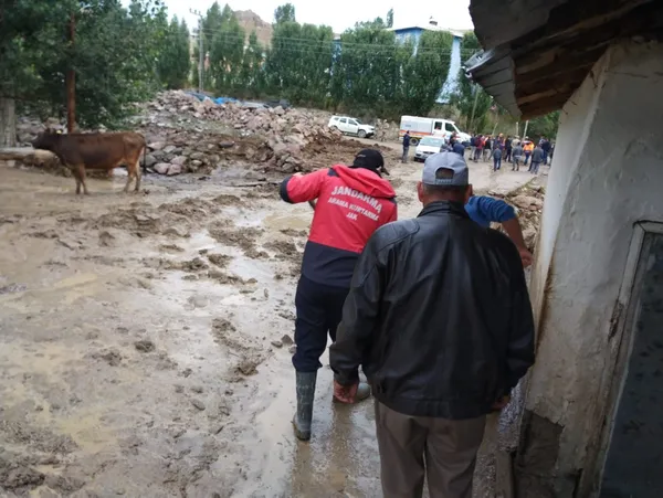Sarıkamış sel sularına boğuldu! Çok sayıda ev zarar gördü - 4