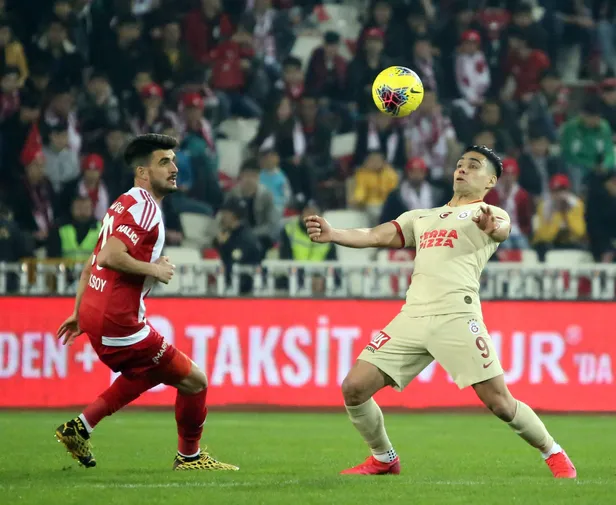 sivasspor-galatasaray-muhtemel-11ler-sivasspor-gs-maci-ne-zaman-saat-kacta-hangi-kanalda-1672318681900.jpg Sivasspor Galatasaray İLK 11'LER | Sivasspor-GS maçı ne zaman, saat kaçta, hangi kanalda? - 2