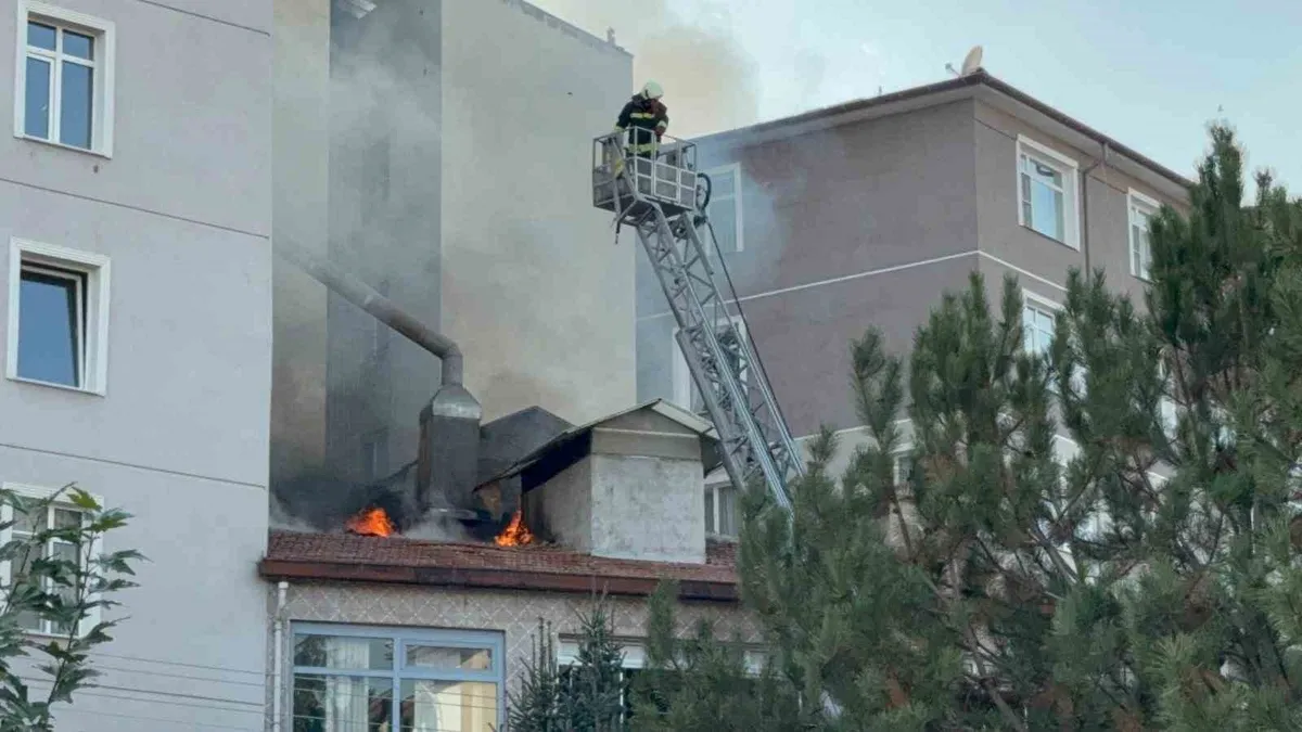 Konya'da çıkan yangında 6 iş yeri hasar gördü