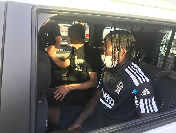 gaziantep-fk-macinda-yere-yigilan-besiktasli-nsakala-taburcu-edildi-1629648478547.jpg Gaziantep FK maçında yere yığılan Beşiktaşlı N'Sakala taburcu edildi - 1
