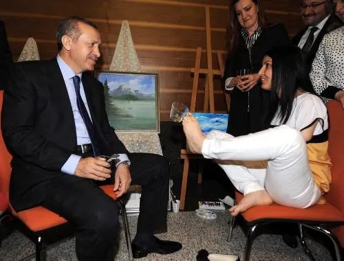Erdoğan’ı şaşırtan engelli ressam