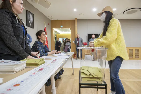 Yurt dışındaki vatandaşlardan 14 Mayıs seçimlerine yoğun ilgi! Rakam 2018’i çoktan geçti