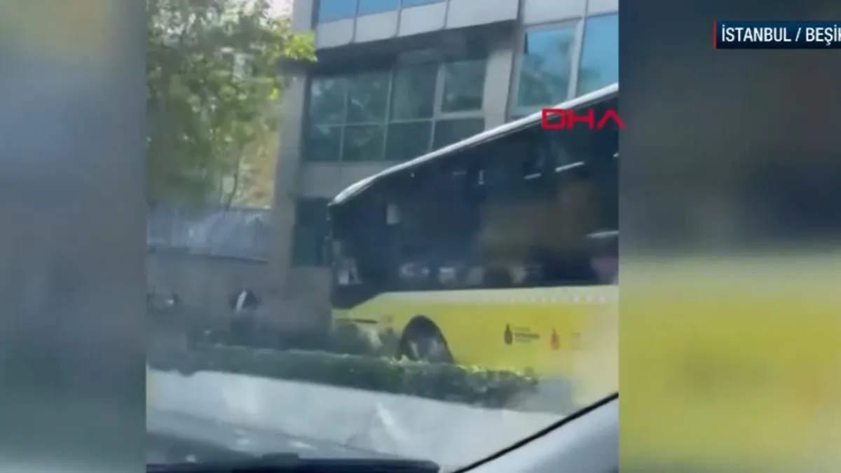 Beşiktaş'ta facianın eşiğinden dönüldü! Şoför kalp krizi geçirdi İETT otobüsü kaldırıma çıktı