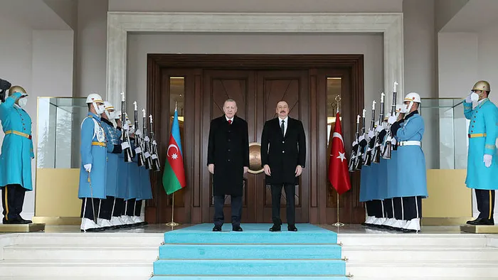 azerbaycan-enerji-bakani-perviz-sahbazov-komsular-ve-avrupa-icin-yeterli-gaz-rezervine-sahibiz-1647101540288.jpg Azerbaycan Enerji Bakanı Perviz Şahbazov: Azerbaycan, Türkiye ve tüm bölge için önemli - 3