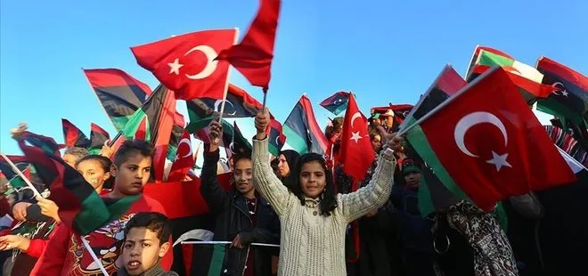 Hafter Türk bayrağına saldırdı Libya halkı cevabını verdi