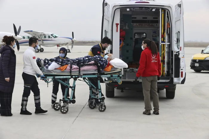 Son dakika: ABD’de yaşayan Prof. Dr. İlhan Başgöz ambulans uçakla Türkiye’ye getirildi