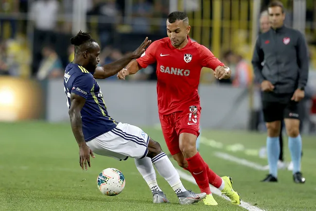 Fenerbahçe’de şok! Victor Moses 5 hafta sahalardan uzak kalacak