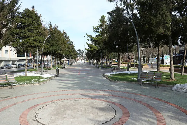 Bayramda mezarlıklar ziyarete açık mı, serbest mi? Ramazan Bayramı'nın birinci günü kabir ziyareti yasak mı? - 5