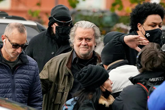 SON DAKİKA | Donald Trump’ın danışmanı Steve Bannon FBI'a teslim oldu - 4