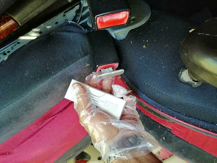 Emniyet kemerini takmayan sürücü otomobilden fırladı - 2