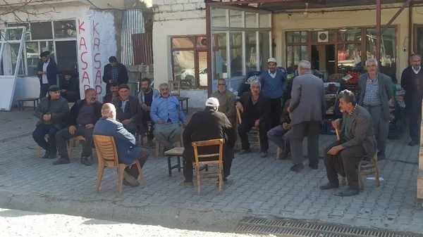 malatyada-kavgalar-yeniden-alevleniyor-tosun-pasa-filmindeki-sahne-gercek-oldu-1637324056565.jpg Malatya’da kavgalar yeniden alevleniyor! ‘Tosun Paşa’ filmindeki sahne gerçek oldu - 2