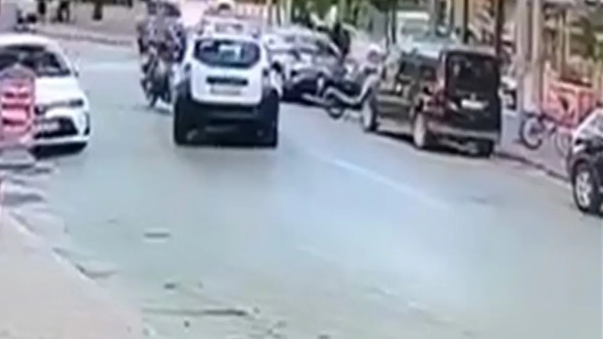 Bursa'da feci kaza: Motosiklet sürücüsü metrelerce yükseğe savrularak ağrı yaralandı