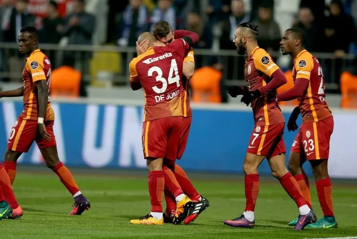 Kasımpaşa - Galatasaray maçından kareler